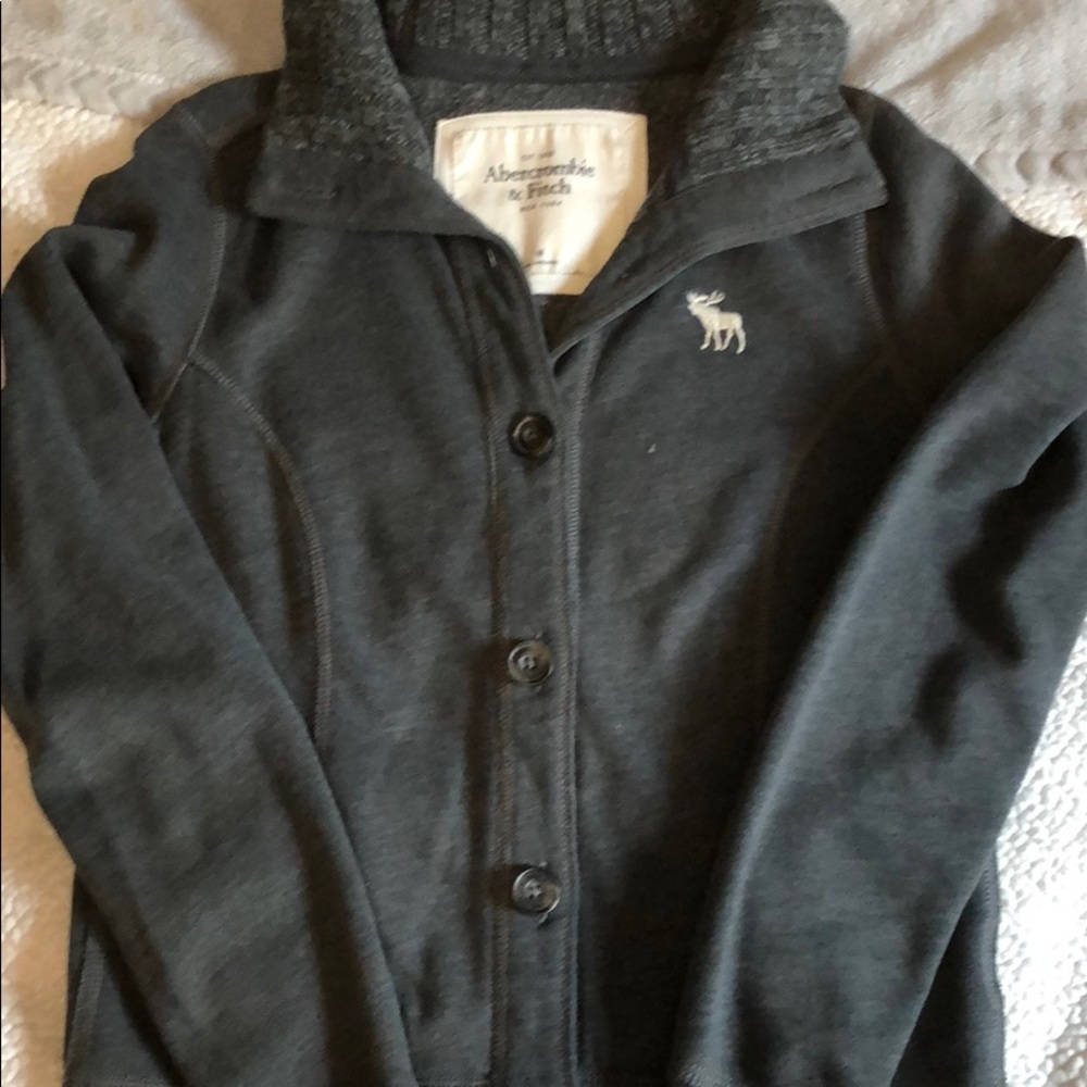 Gray Abercrombie & Fitch sweater